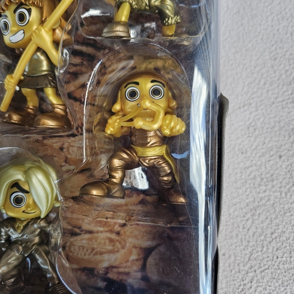 Netflix One Piece Gold Treasure Chest Minifigure 5 Pack PhatMojo Action Figure - Picture 9 of 11